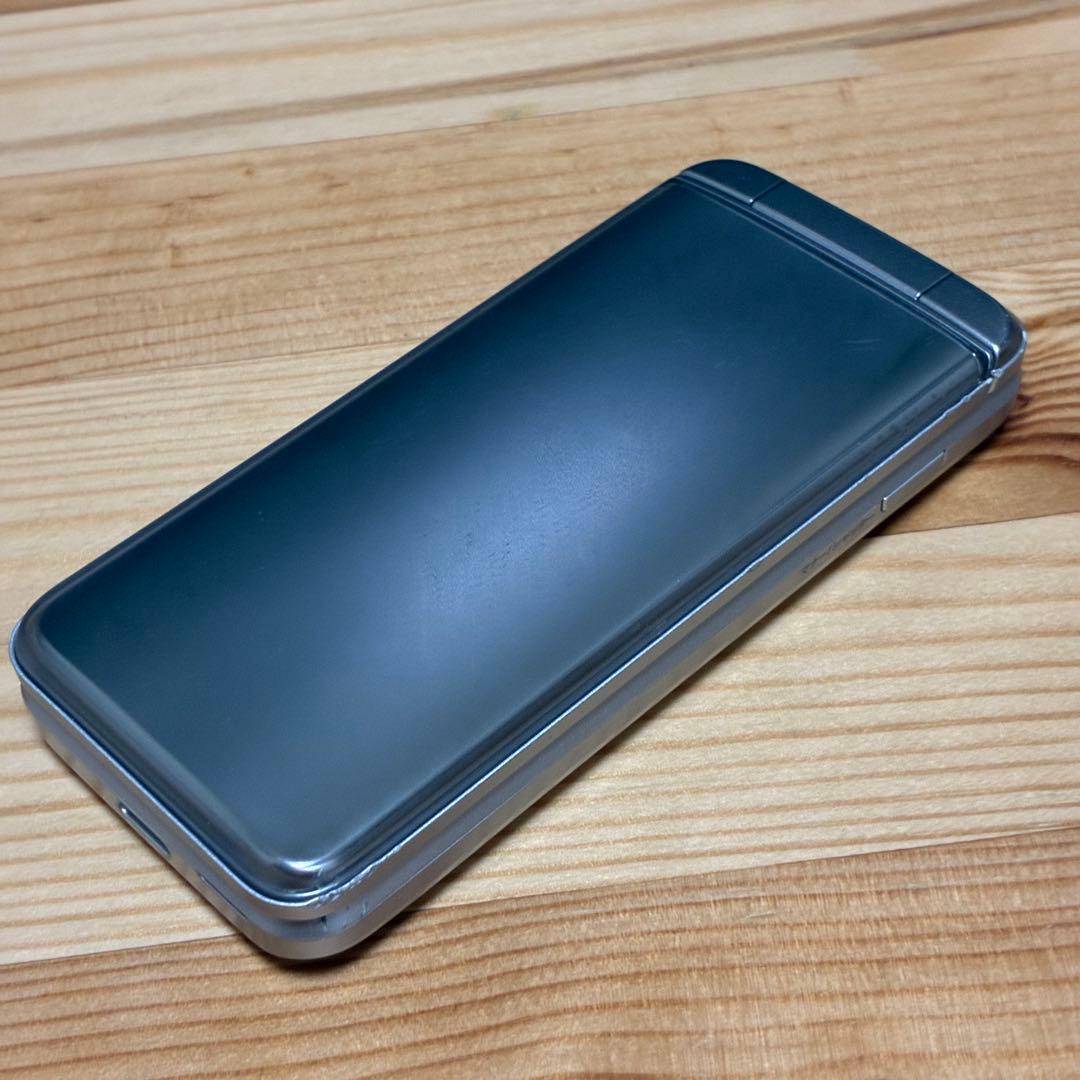 DIGNO NP902KC シルバー折りたたみ携帯電話本体8635