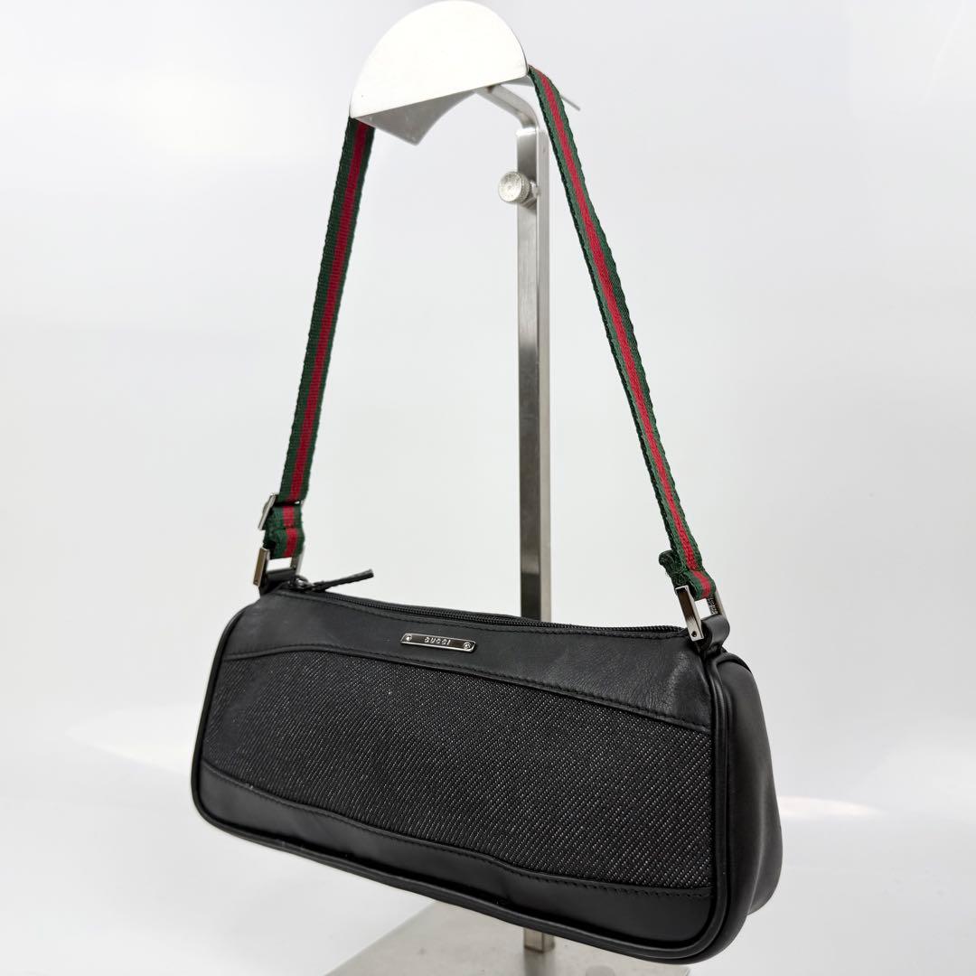 【極美品】グッチ シェリーライン アクセサリーポーチ レザー ロゴプレート 黒