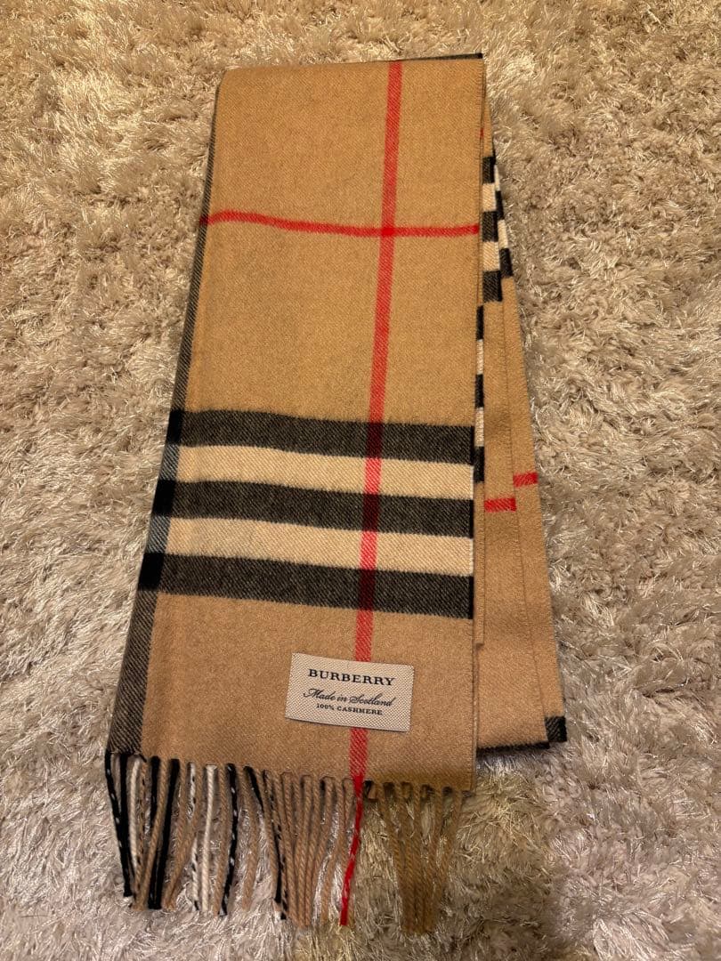 Burberry ハート柄マフラー　ベージュ　美品