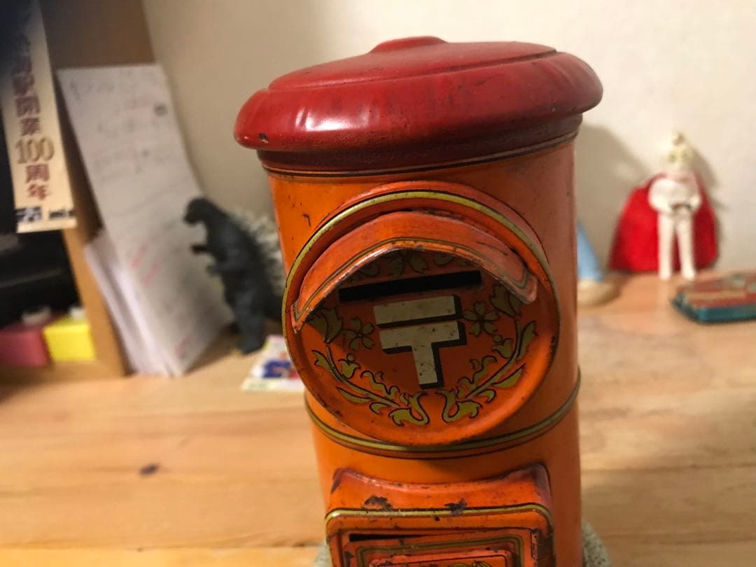 オレンジ色の郵便ポスト型アンティークブリキ