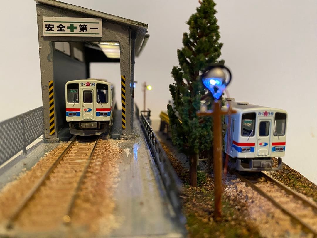 Nゲージ　鉄道　ジオラマ　模型　地方鉄道の機関区　LED照明付き