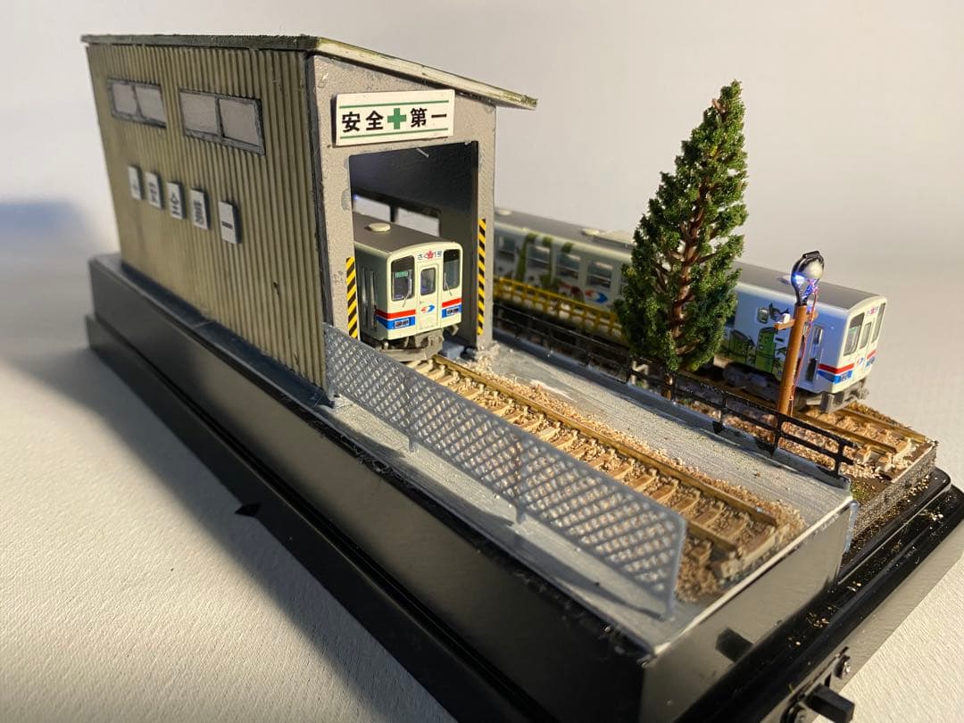 Nゲージ　鉄道　ジオラマ　模型　地方鉄道の機関区　LED照明付き