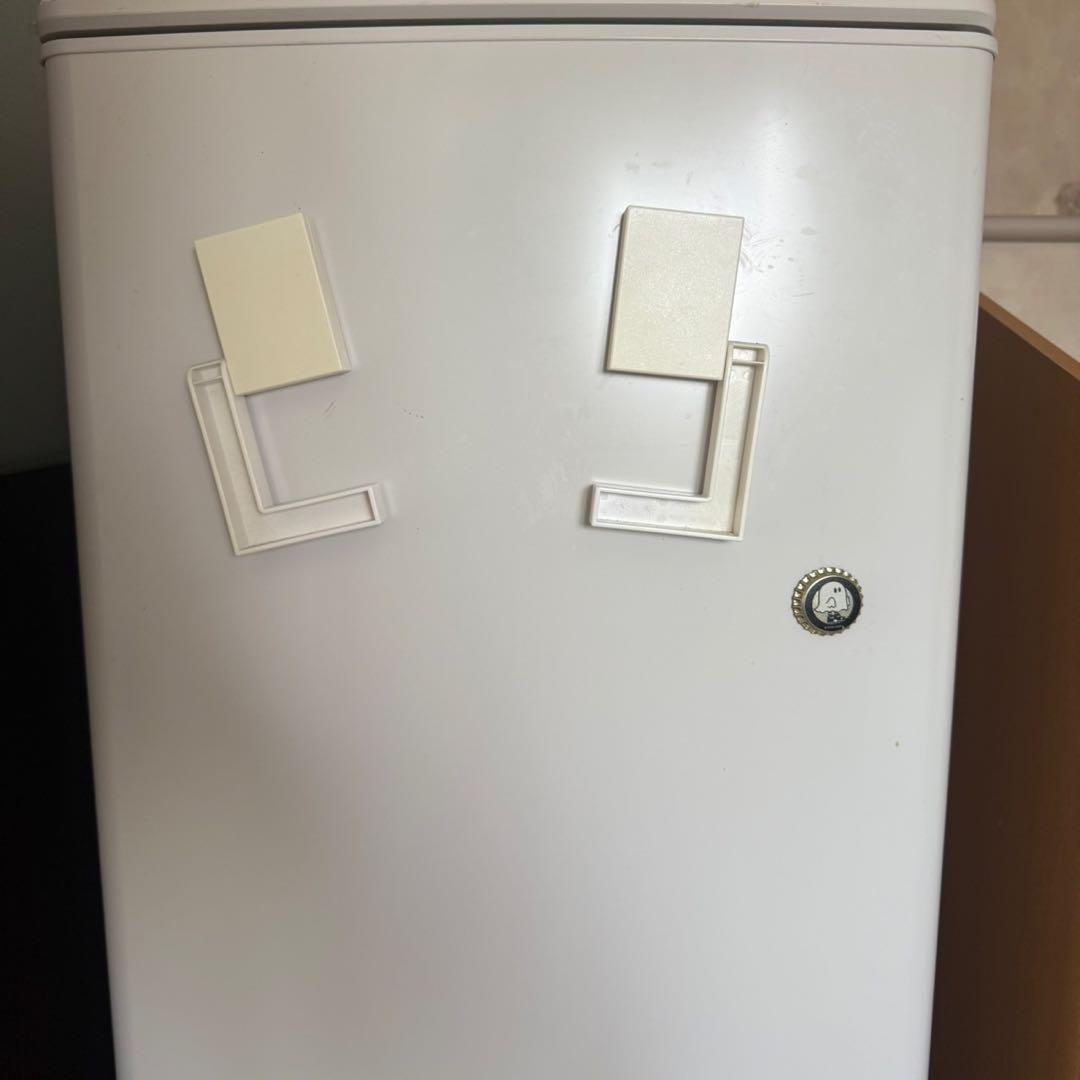 ホワイト冷凍庫 ガウガウ製