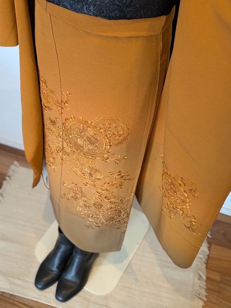 振袖フルセット 身丈160.5裄63.5 刺繍柄 山吹色 黒 成人式 逸品