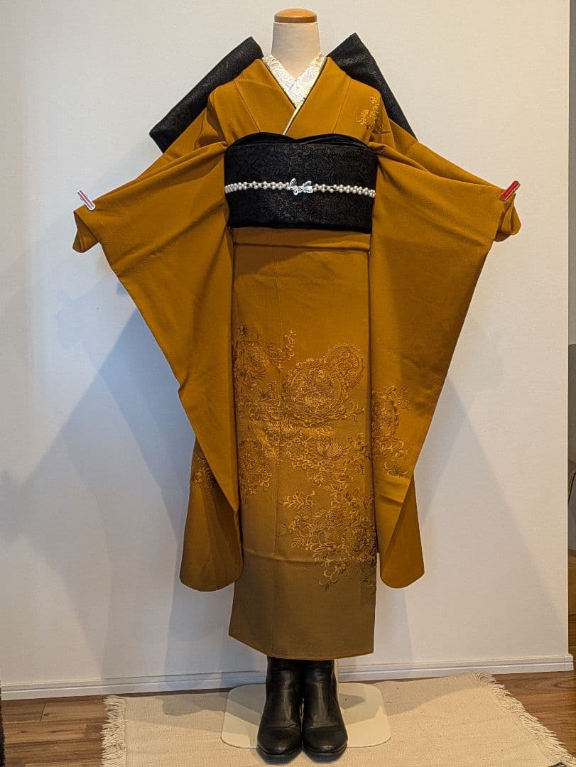 振袖フルセット 身丈160.5裄63.5 刺繍柄 山吹色 黒 成人式 逸品