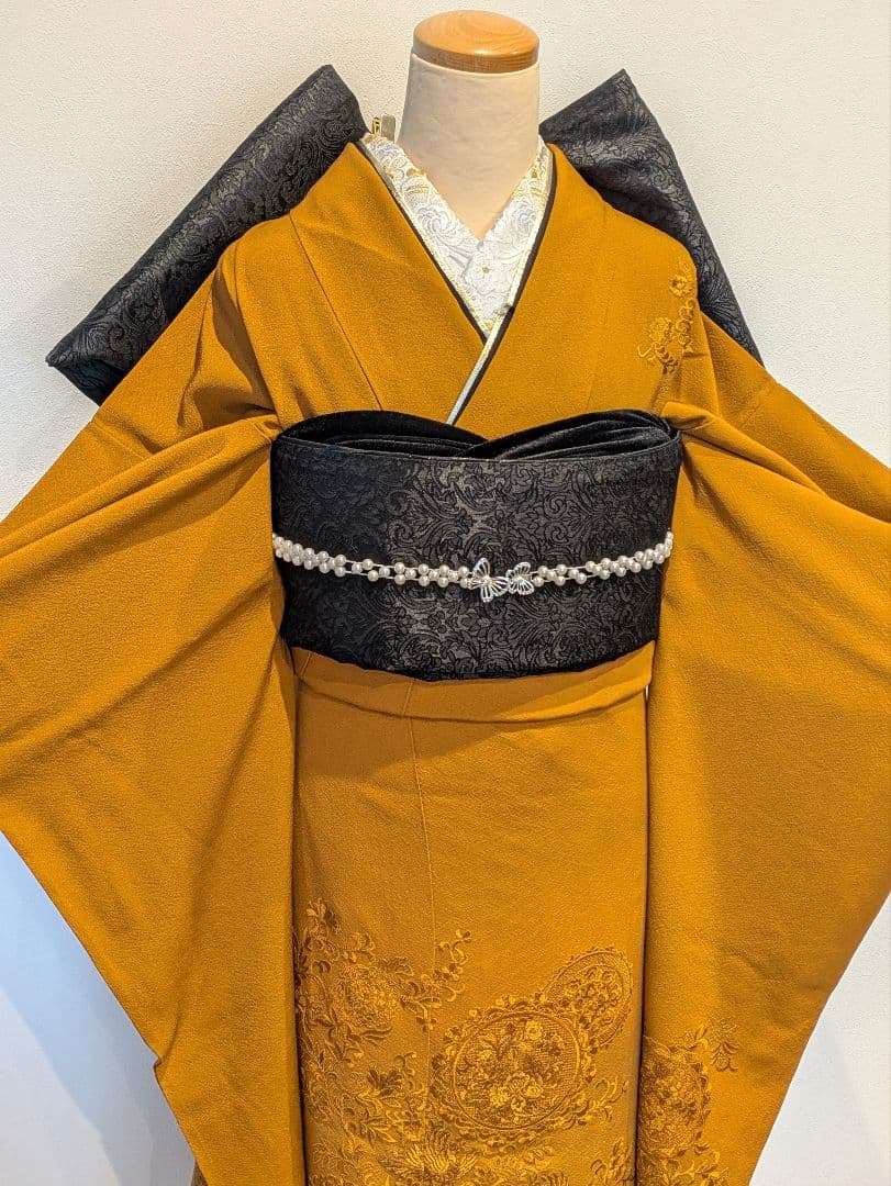 振袖フルセット 身丈160.5裄63.5 刺繍柄 山吹色 黒 成人式 逸品