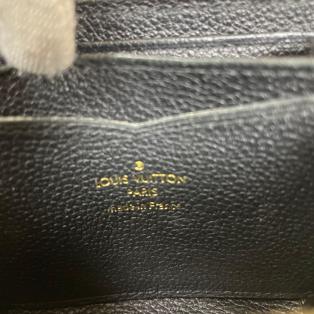 ルイヴィトン　アンプラント　ジッピーパース　型押し　モノグラム　黒