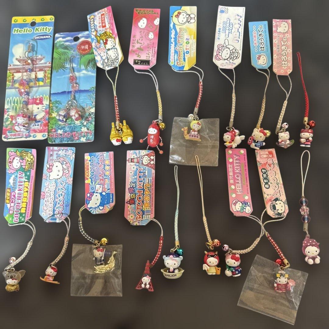 ハローキティご当地 ストラップ １8個レア希少セット