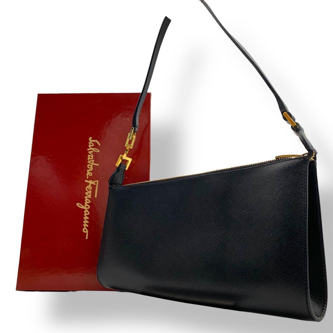 Salvatore Ferragamo レザー バッグ アクセサリーポーチ