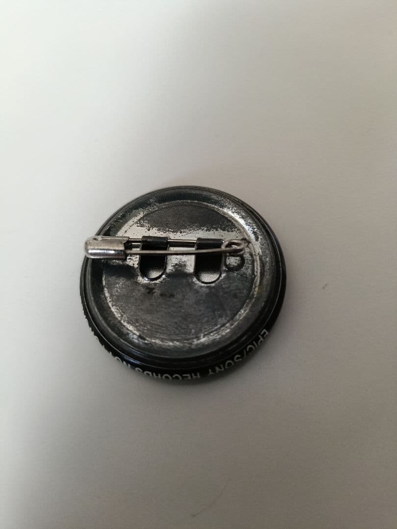 激レア 90年 TMN RYTHEM RED 非売品 缶バッチ