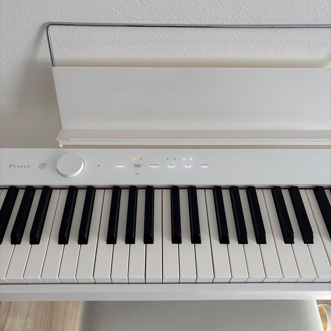 CASIOカシオ　PX-S1100WE プリヴィア　ホワイト電子ピアノ88鍵盤