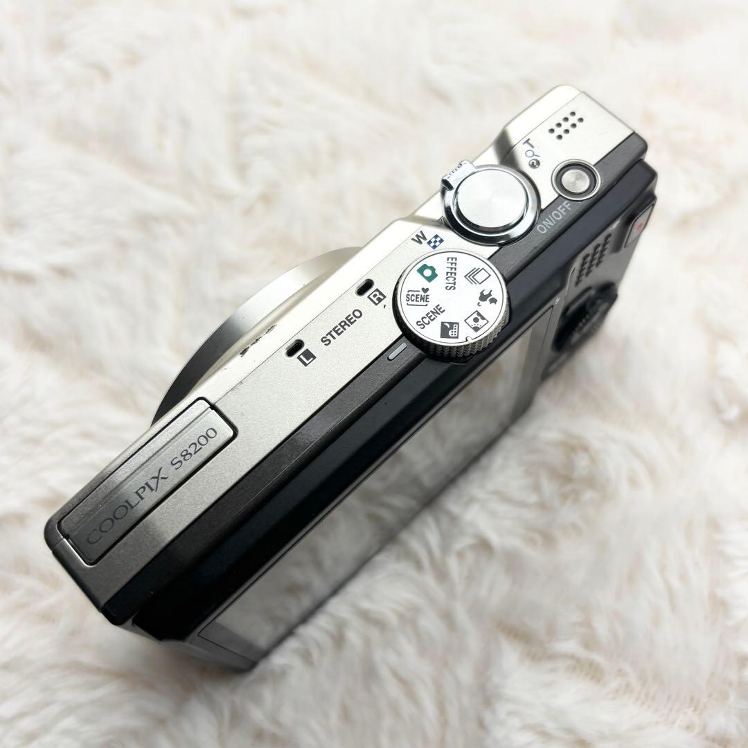 美品 Nikon COOLPIX S8200 シルバー 動作未確認