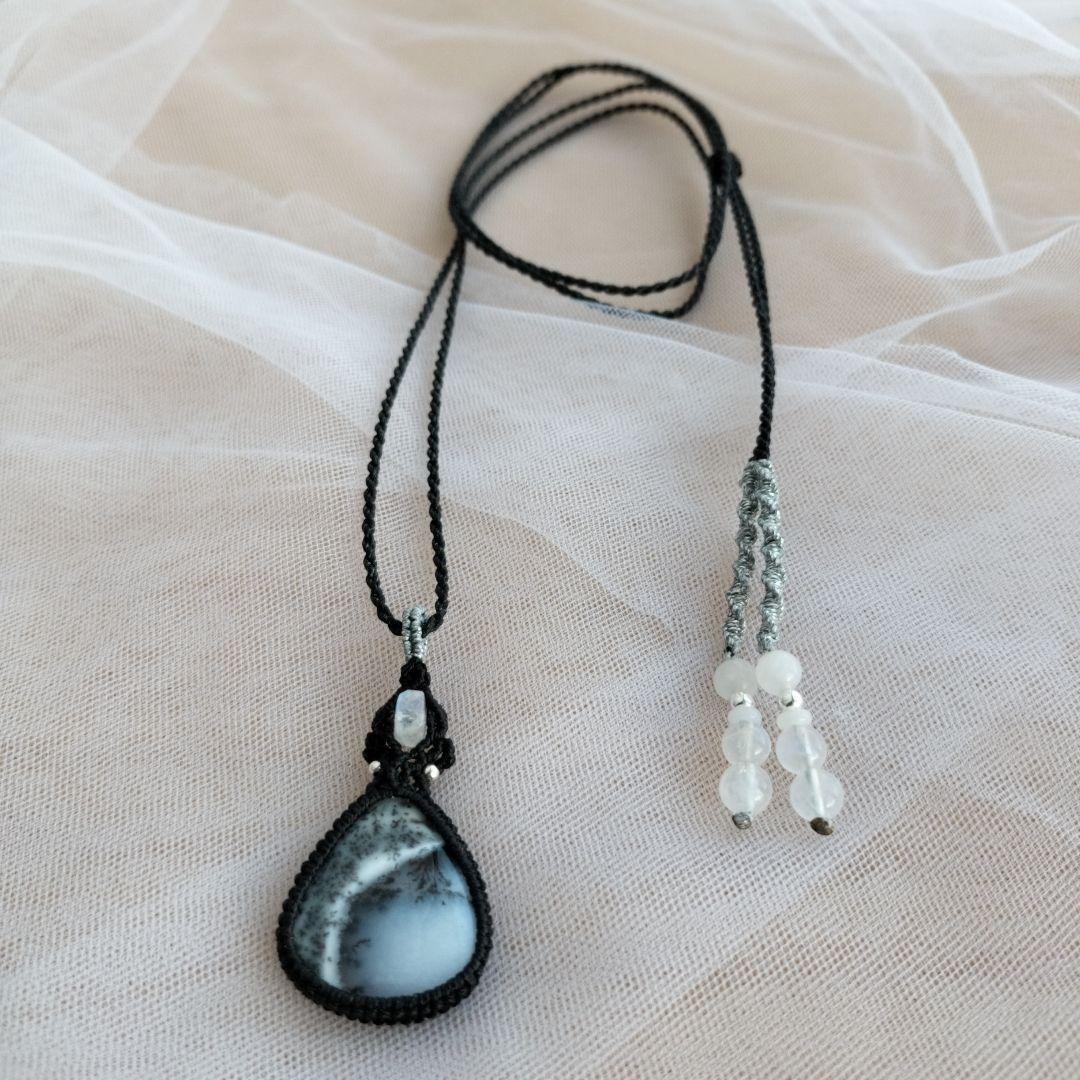 デンドライトオパール　ブルームーンストーン　マクラメ編みネックレス他1点同梱