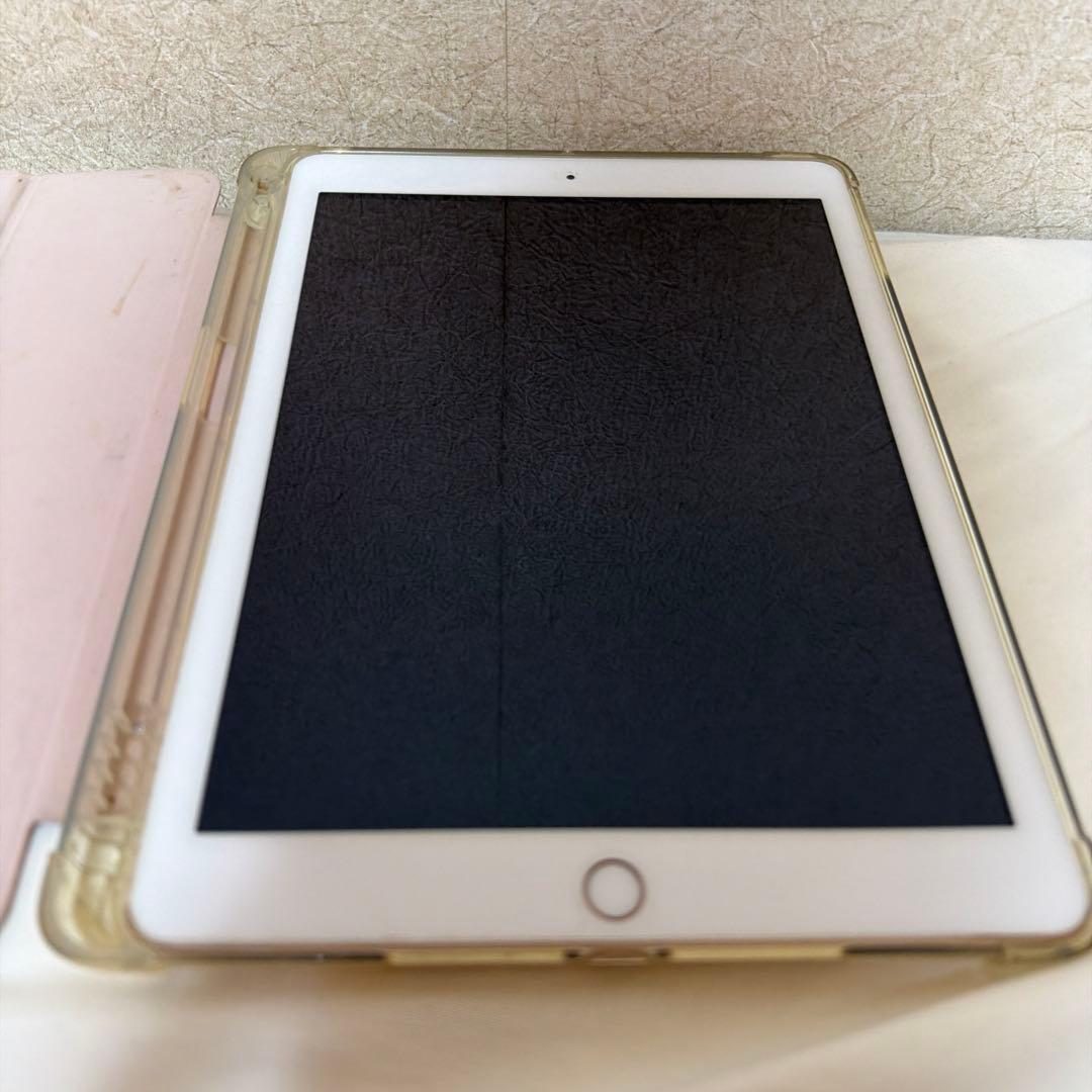 iPad ゴールド クリアケース ピンクカバーつき