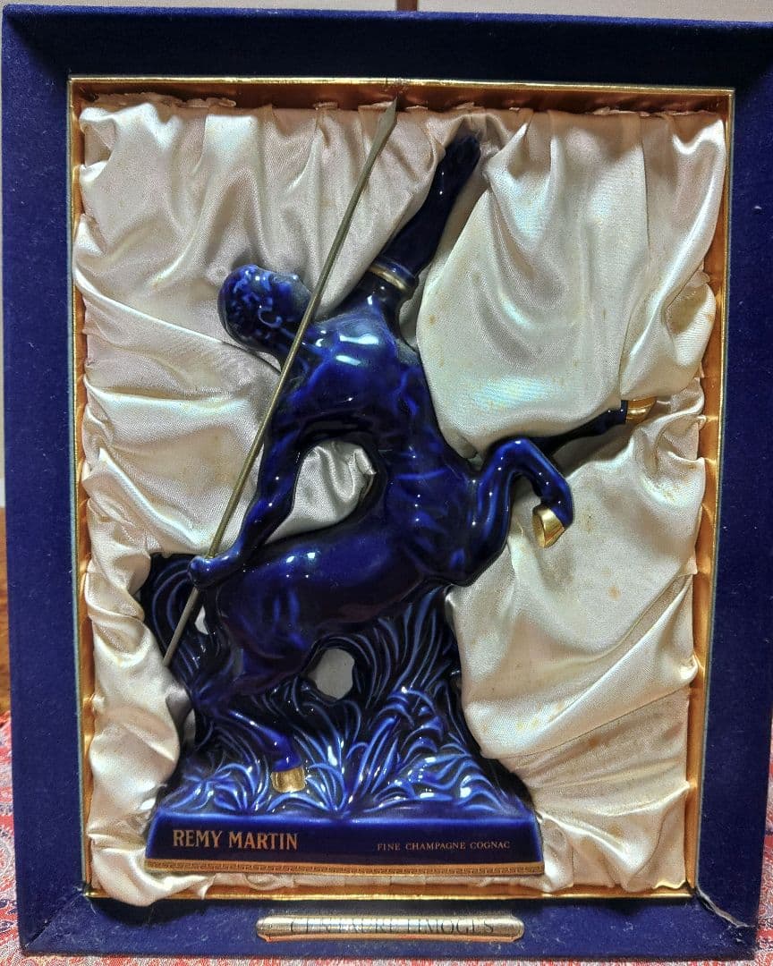 レミーマルタン セントーリモージュ ケンタウロス青陶器ボトル 700ml 40%