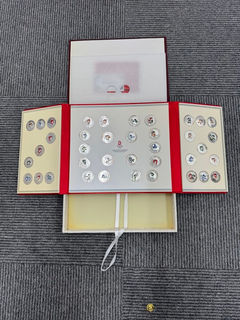 【希少品】純銀　北京オリンピック　マスコットメダル　38枚セット