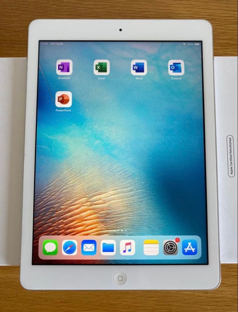 iPad Air 本体極美品　キーボード付　付属品完備