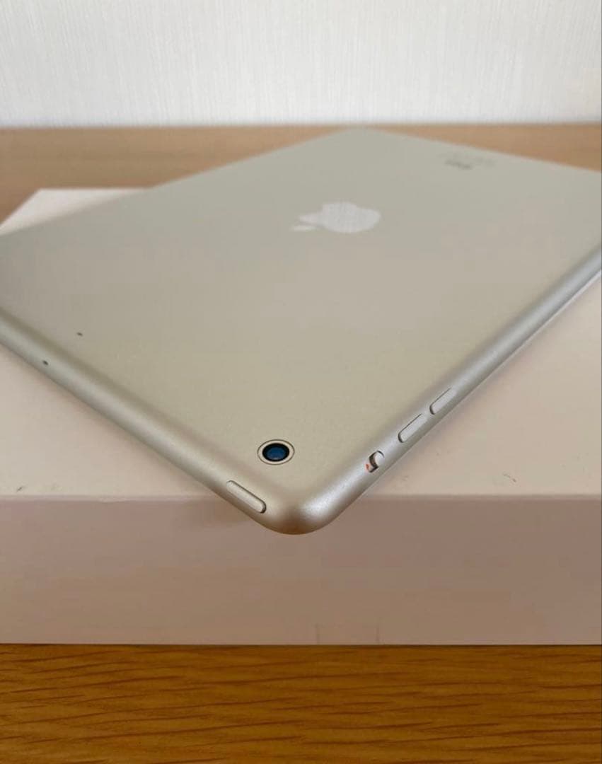 iPad Air 本体極美品　キーボード付　付属品完備