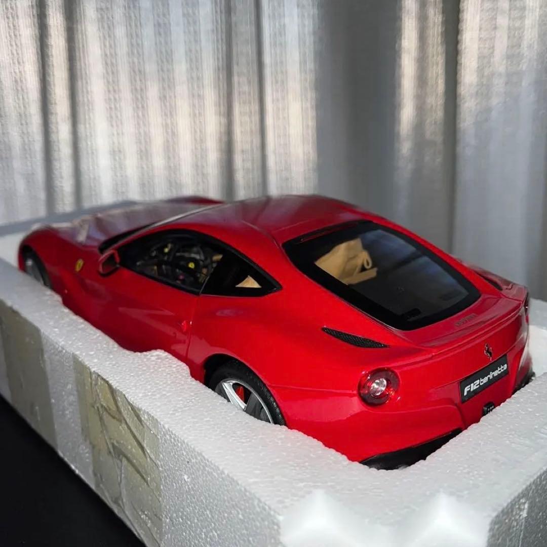 Ferrari F12berlinetta 1/18 赤