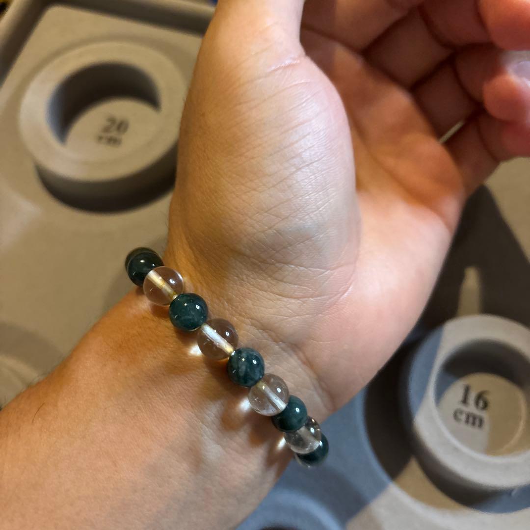 水晶と翡翠のパワーストーン！ズーンとくる！綺麗！