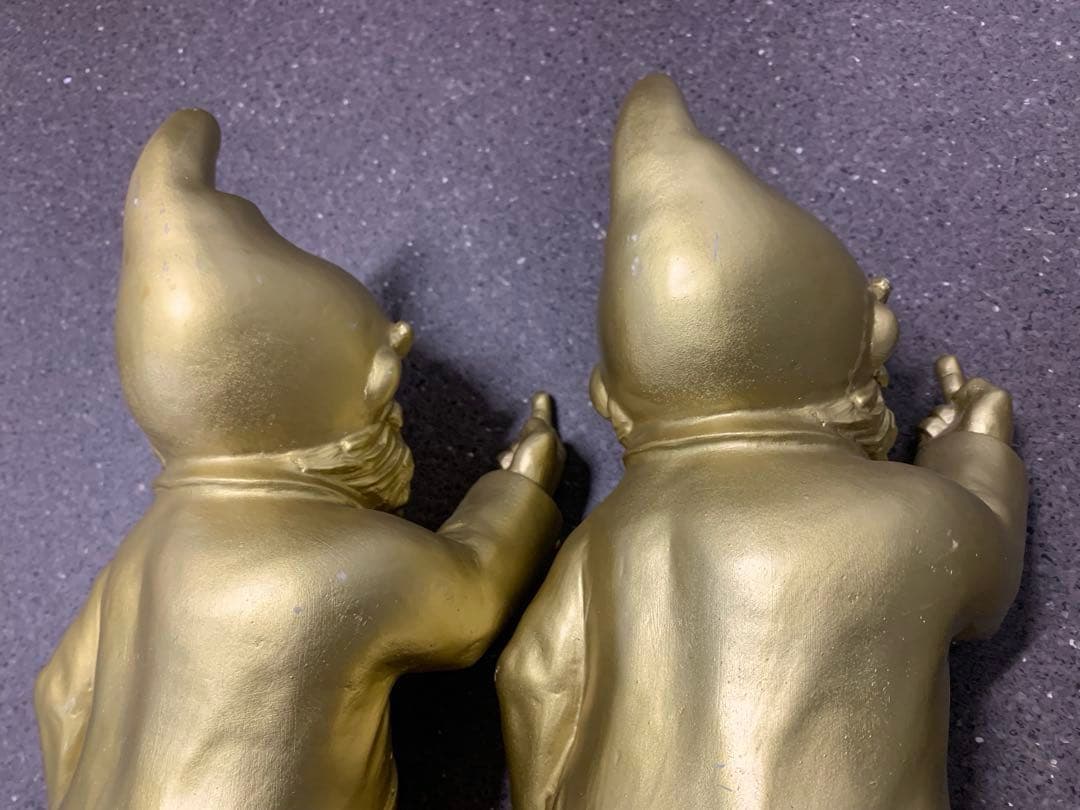 Unconventional Dwarf by Ottmar Hor アート