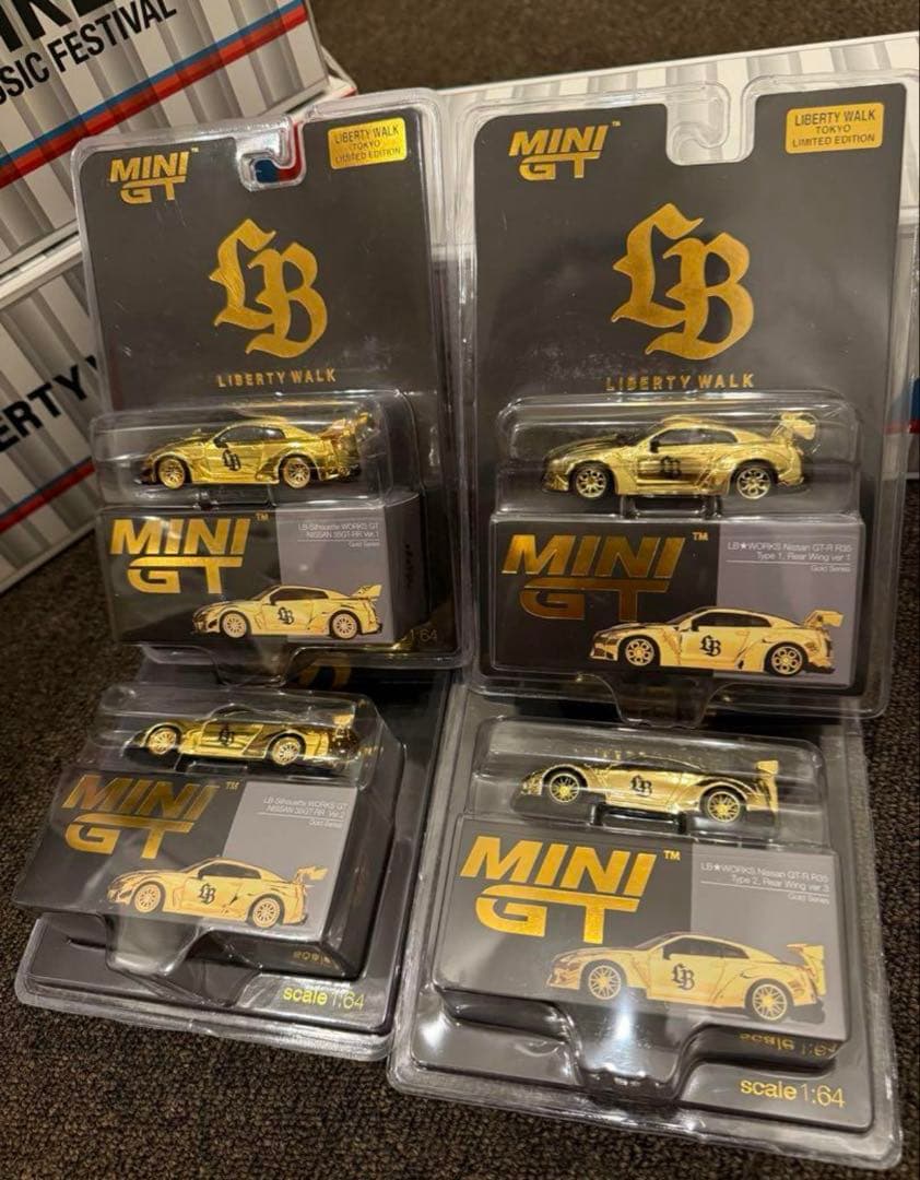 MINI GT LIBERTY WALK ゴールドミニカーセット